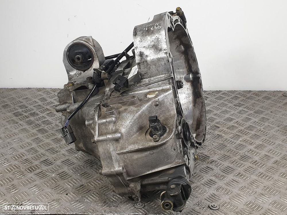 CAIXA VELOCIDADES NISSAN ALMERA TINO 2000 - 3