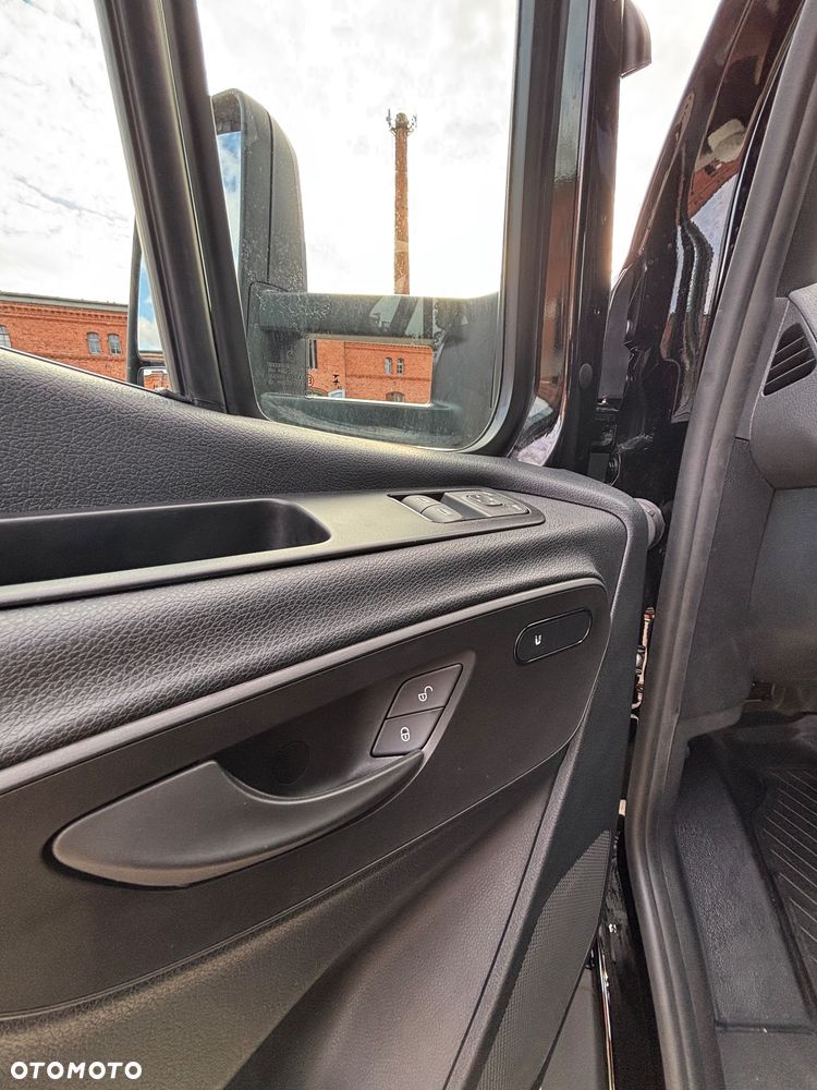 Mercedes-Benz Sprinter - 15