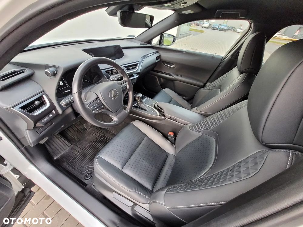 Lexus UX 250h GPF F Impression 2WD - 4