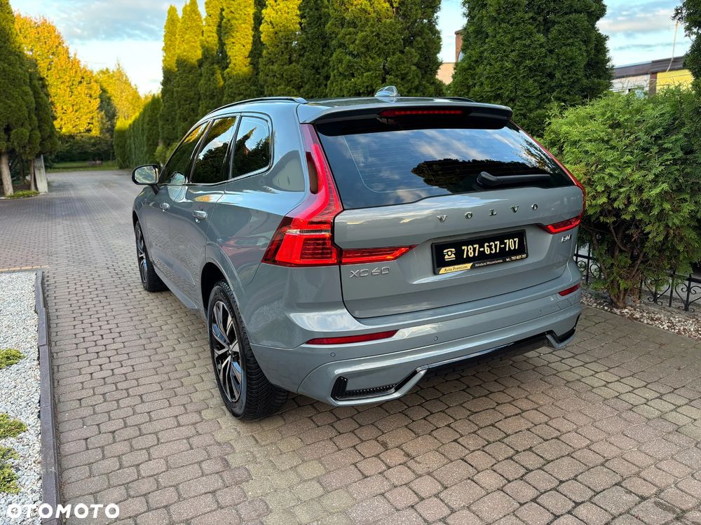 Volvo XC 60 B4 D AWD Plus Dark - 4
