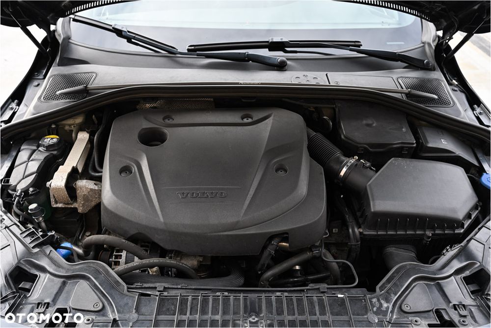 Volvo V60 D3 R-Design - 29