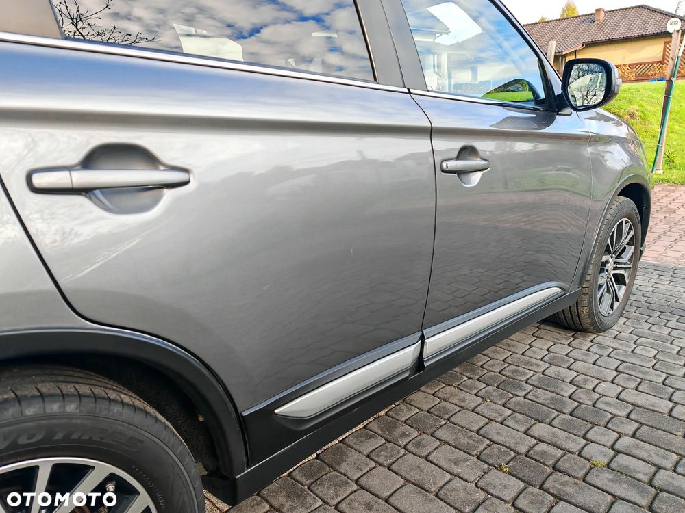 Mitsubishi Outlander 2.0 Instyle + 4WD CVT - 22