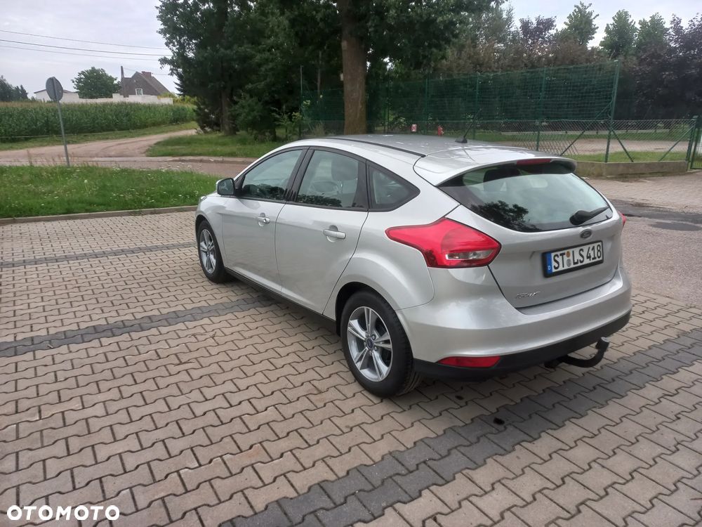 Ford Focus 1.6 TI-VCT Ambiente - 4