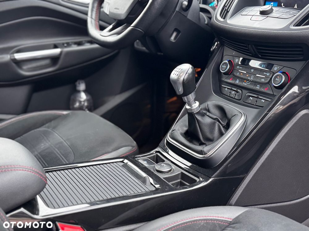 Ford Kuga 2.0 TDCi 2x4 ST-Line - 16