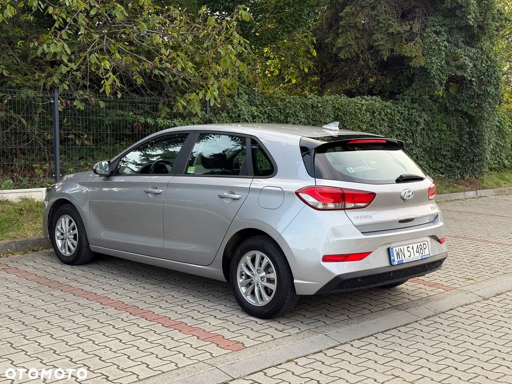 Hyundai i30 1.5 DPI Classic + - 28