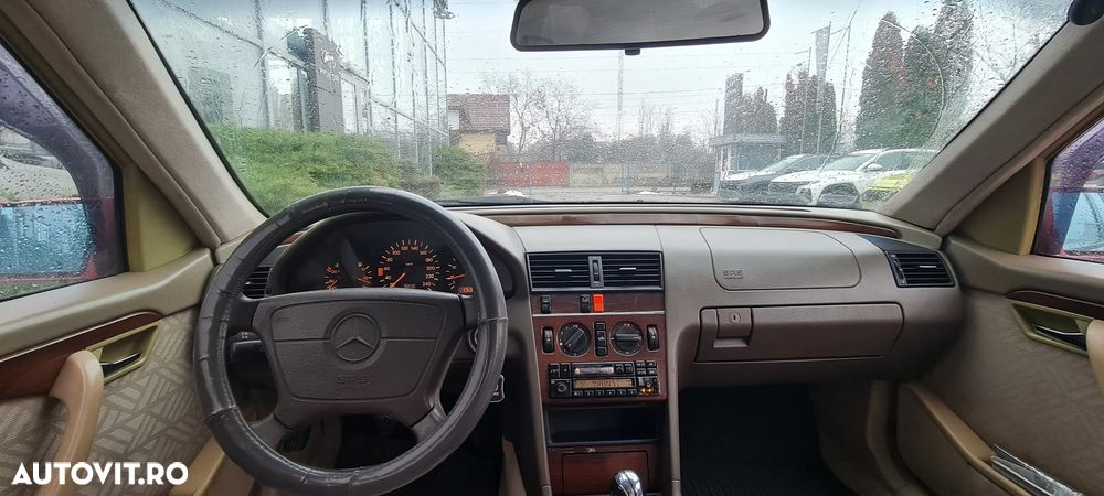 Mercedes-Benz C - 13