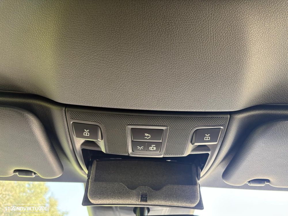 Mercedes-Benz E 220 d Cabrio 4Matic 9G-Tronic AMG Line - 33