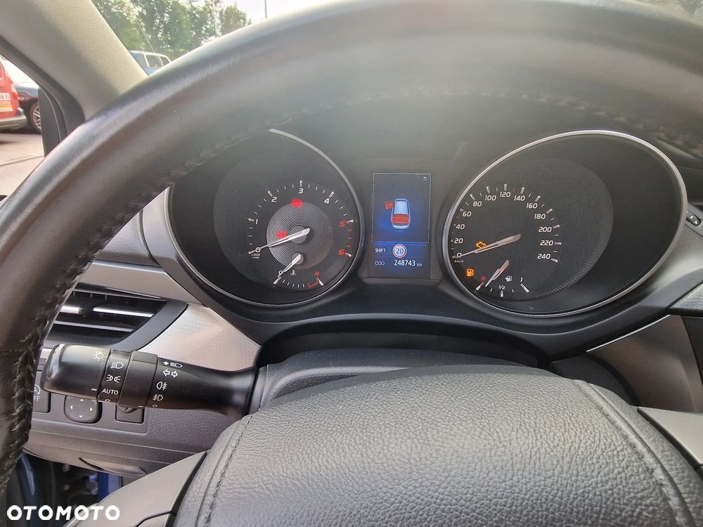 Toyota Avensis 2.0 D-4D Premium - 7
