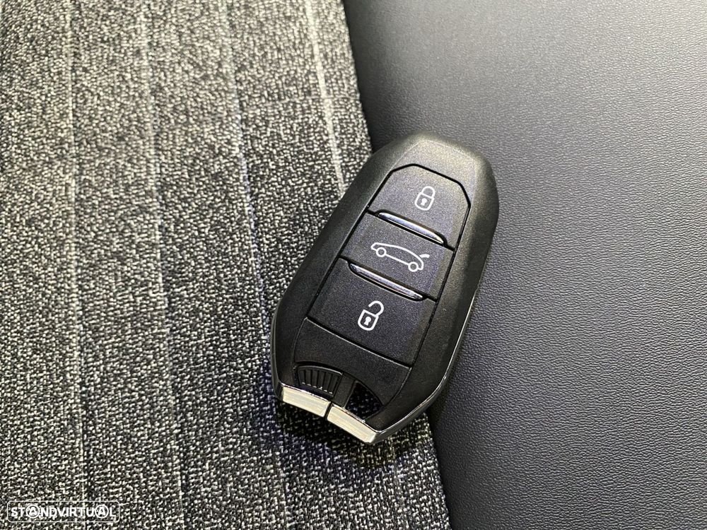 Peugeot 3008 1.2 Hybrid Allure e-DCS6 - 23