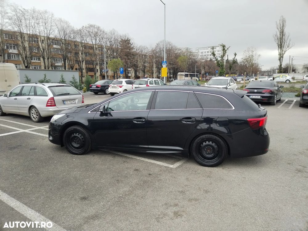 Toyota Avensis Combi 1.8 Comfort - 4