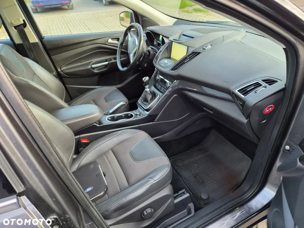 Ford Kuga 1.5 EcoBoost 2x4 Titanium - 8