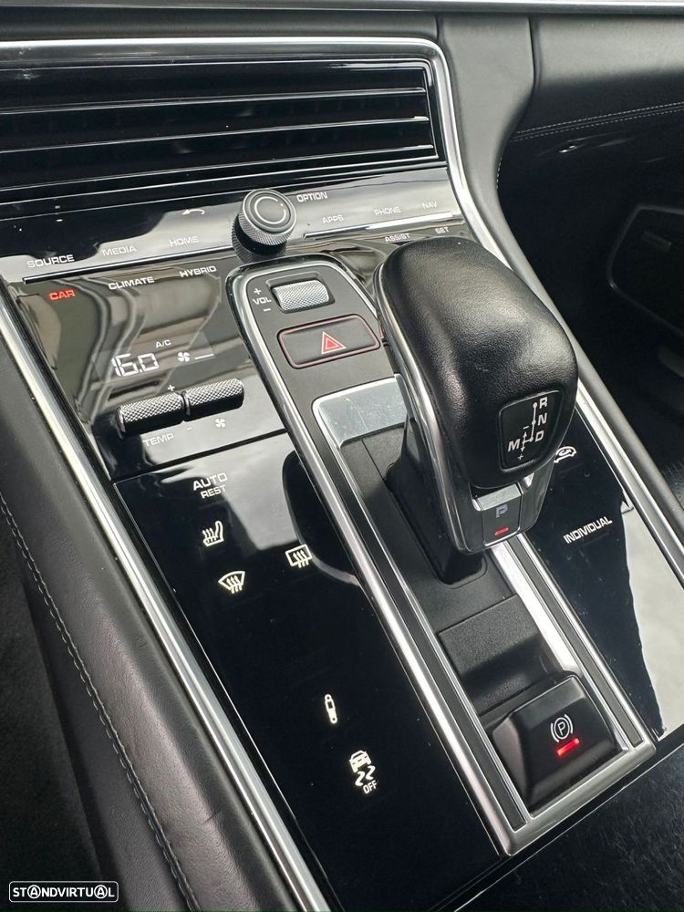 Porsche Panamera Sport Turismo - 16