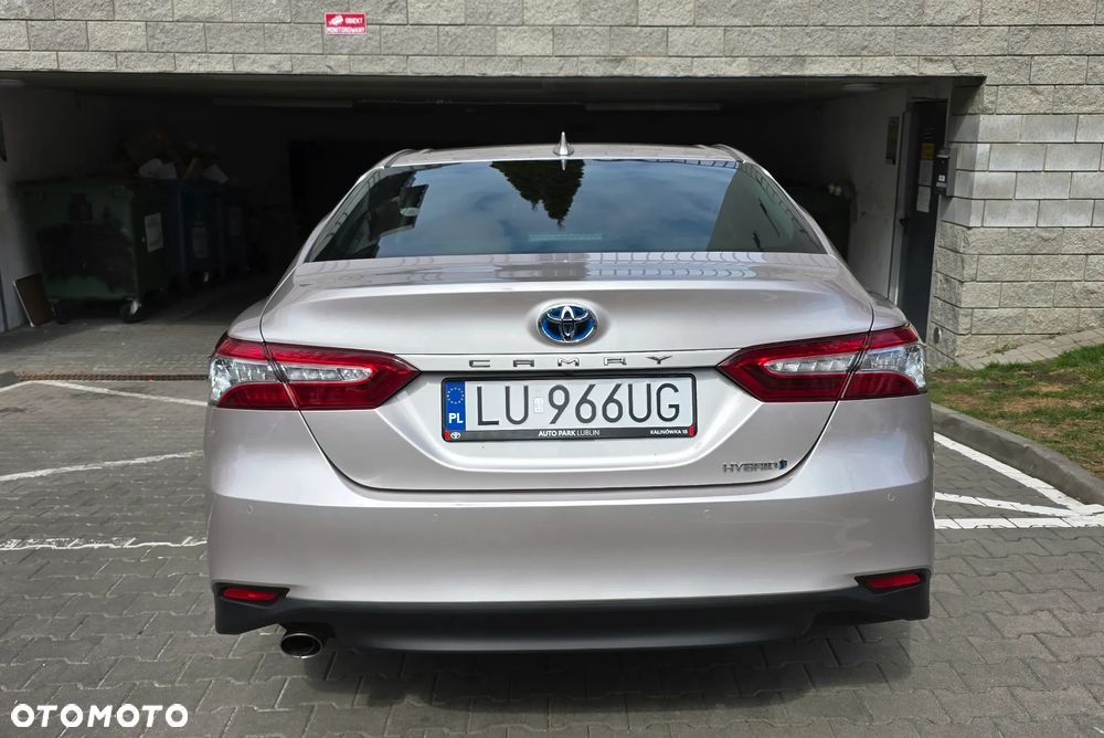 Toyota Camry 2.5 Hybrid Executive CVT - 10