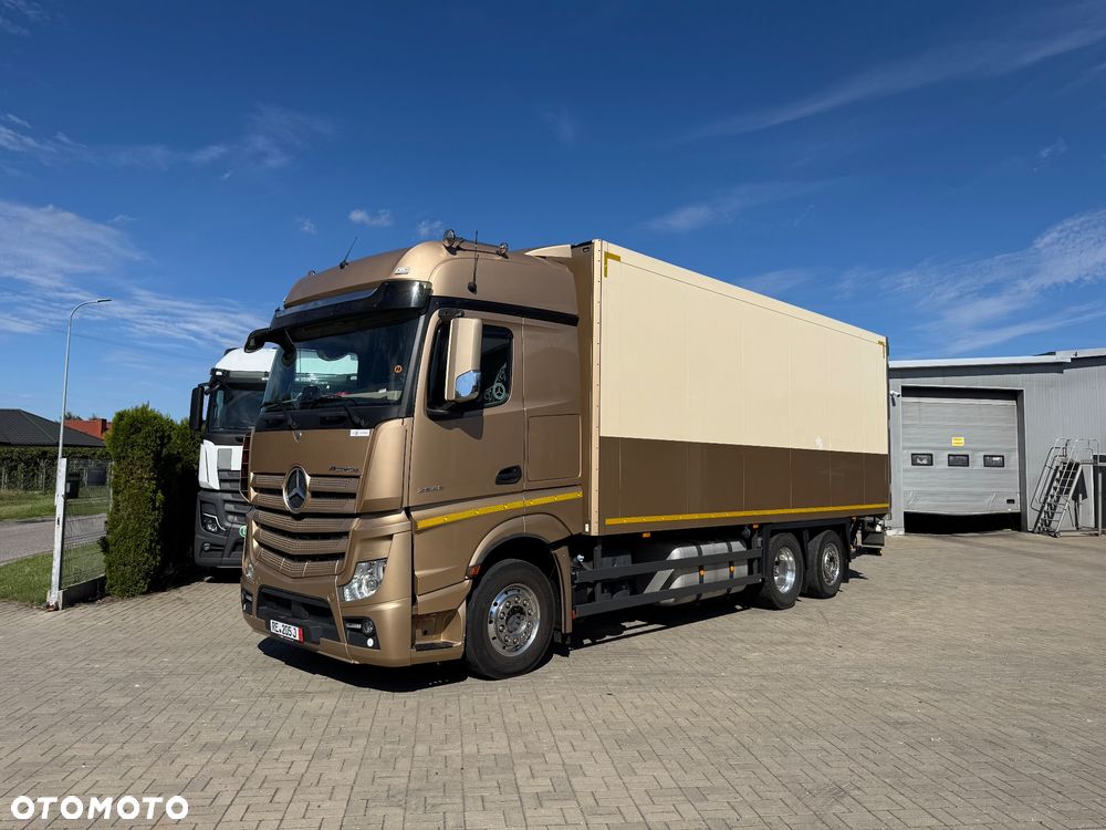 Mercedes-Benz ACTROS 2548 Izoterma Schmitz 7.45m Winda 2T - 2