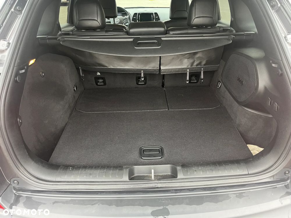 Jeep Cherokee - 13