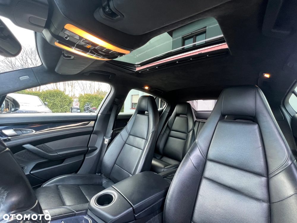 Porsche Panamera - 14