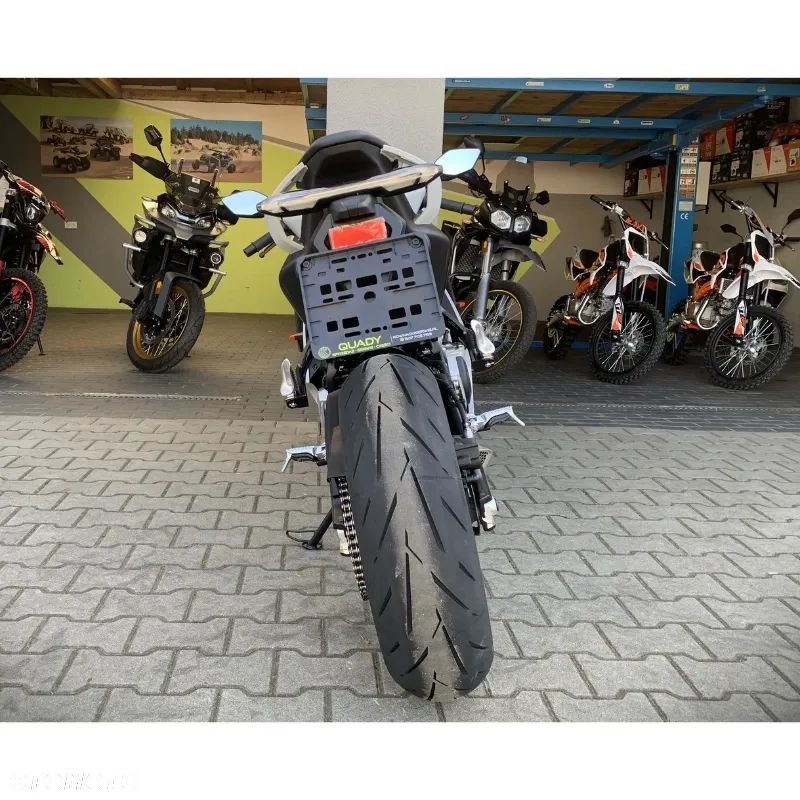CFMoto SR - 18