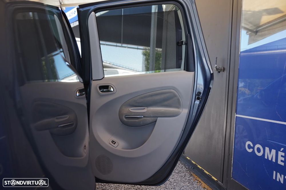 Citroën C3 Picasso 1.6 HDi Exclusive Airdream - 23