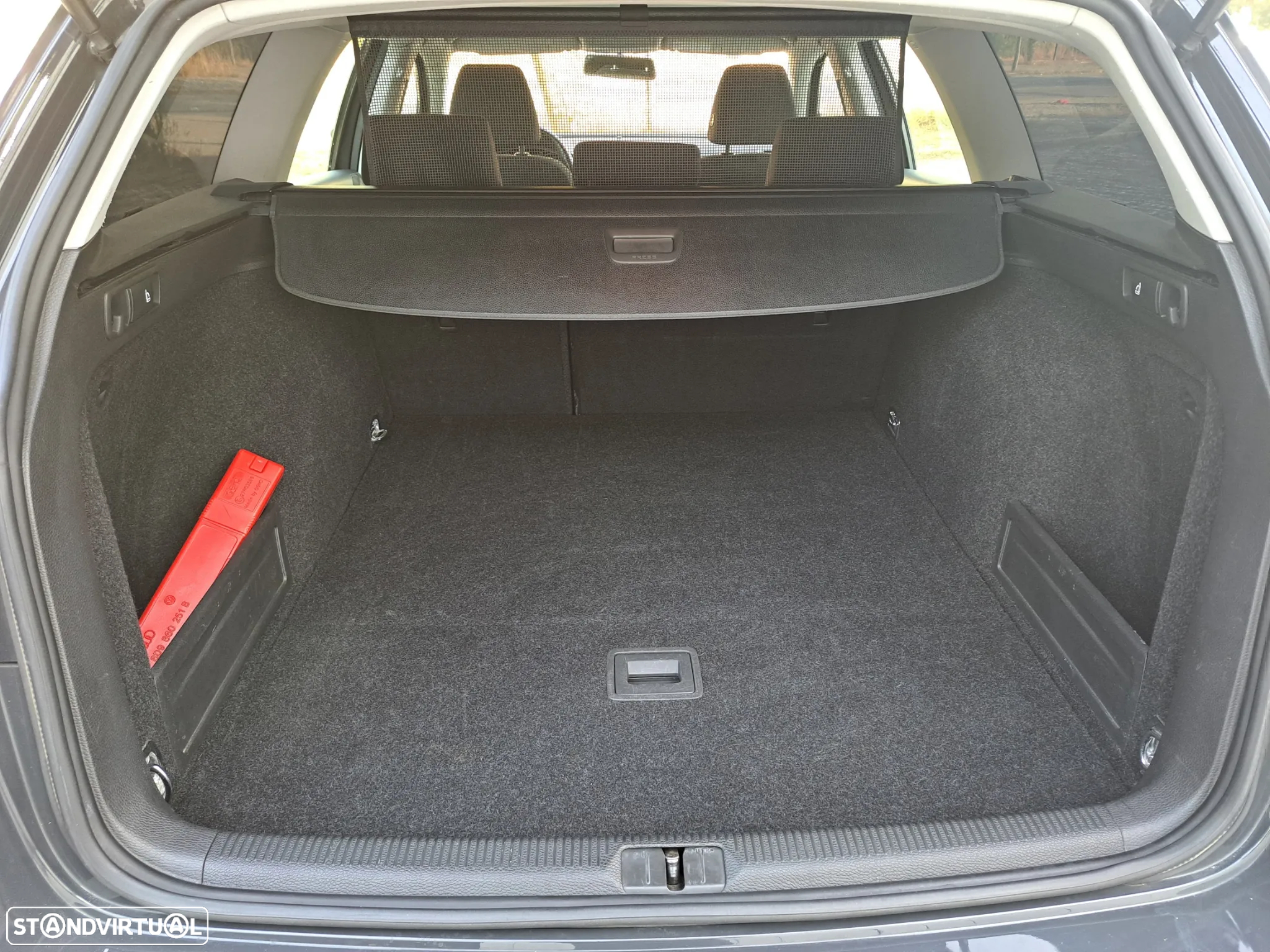 VW Passat Variant 1.6 TDI BlueMotion - 28