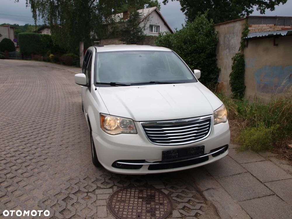 Chrysler Town & Country - 40