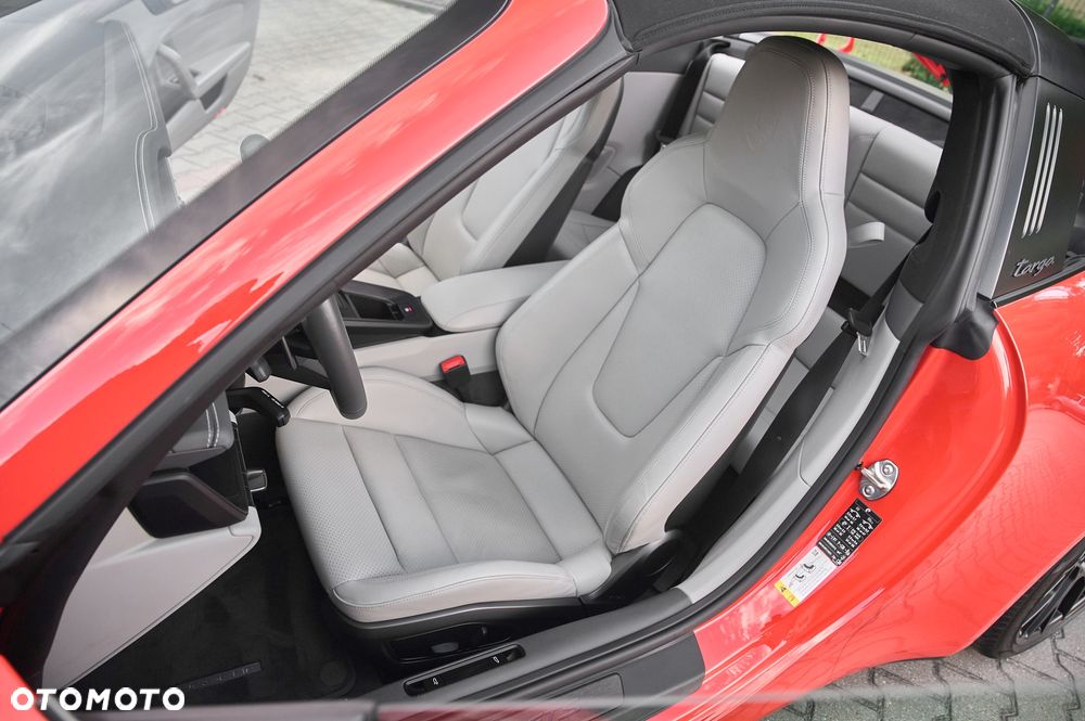 Porsche 911 Targa 4 GTS - 19