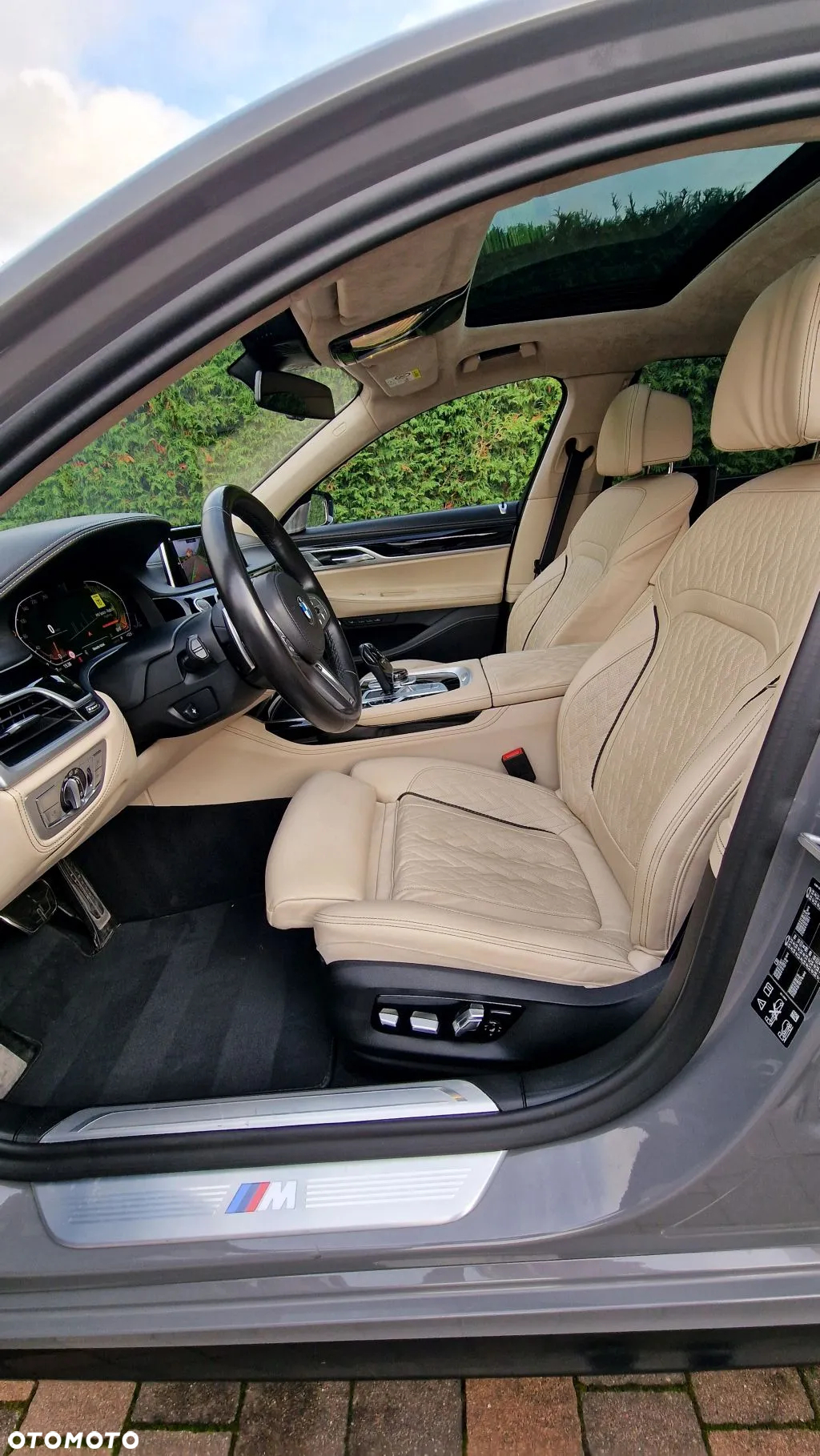 BMW Seria 7 750i xDrive sport - 19