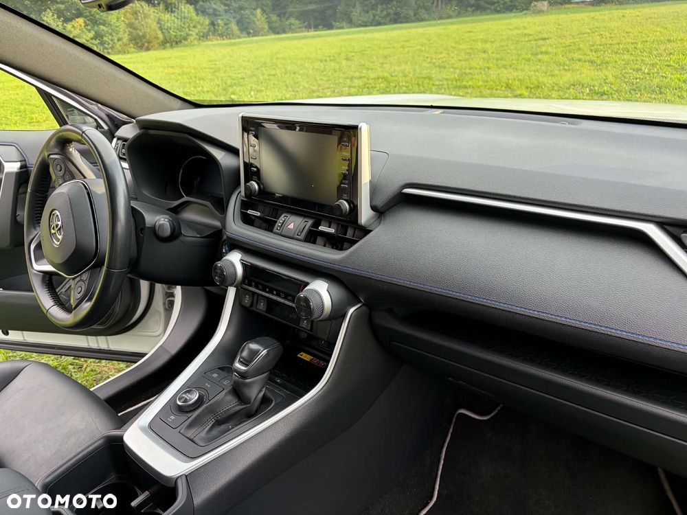 Toyota RAV4 - 11