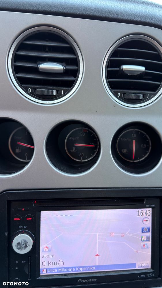 Alfa Romeo 159 1.9 JTDM 8V DPF Distinctive - 27