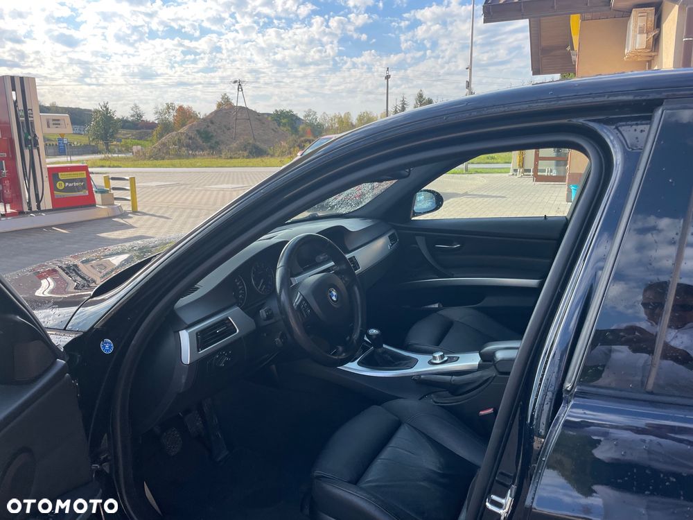 BMW Seria 3 320i - 8