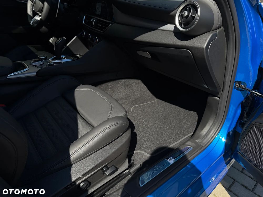 Alfa Romeo Giulia 2.0 Turbo Veloce Q4 - 16