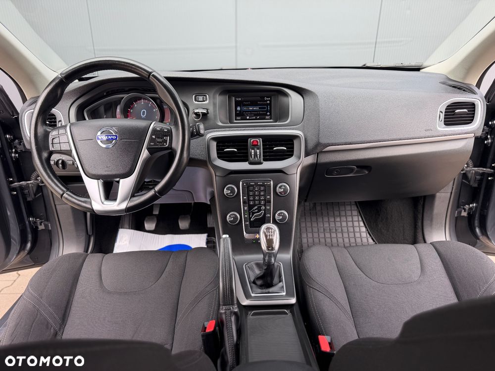 Volvo V40 T3 Momentum - 7
