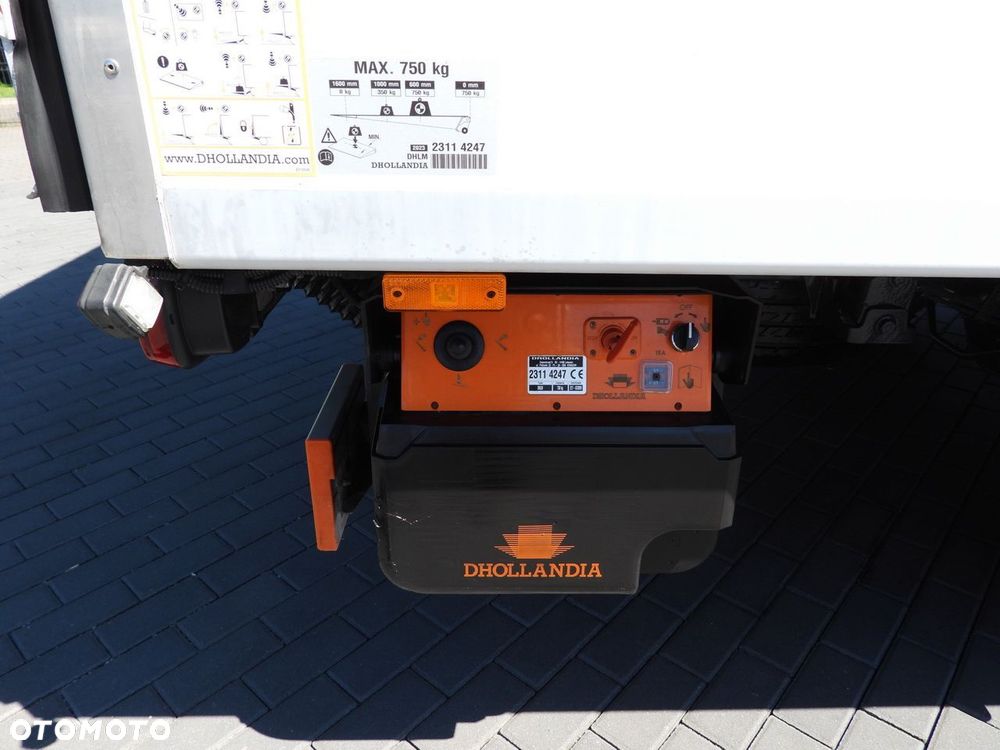 Iveco DAILY 35S18 KONTENER WINDA 8 PALET TEMPOMAT NAWIGACJA LEDY AUTOMAT HI-MATIC KLIMATYZACJA  180KM - 17