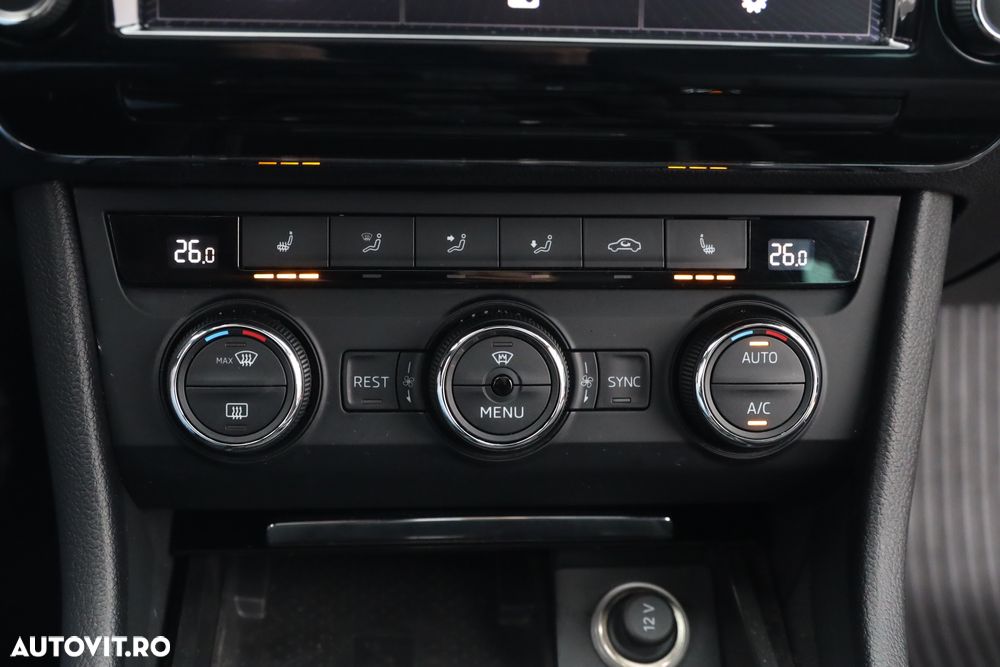 Skoda Superb Combi 2.0 TDI 4x4 SportLine - 24