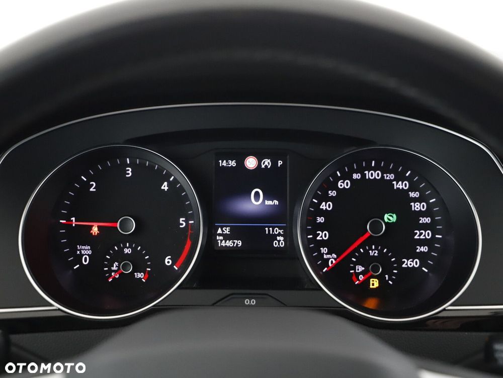 Volkswagen Passat Variant 2.0 TDI Business DSG - 17