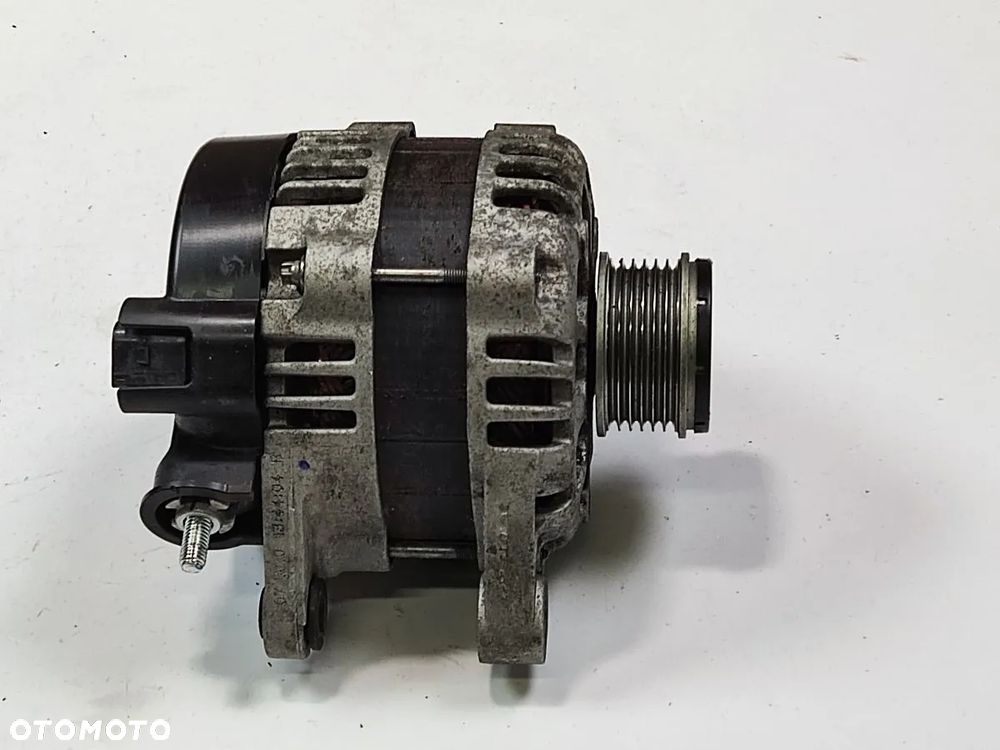 KIA SORENTO 2.2 CRDI 18-20r Alternator - 2