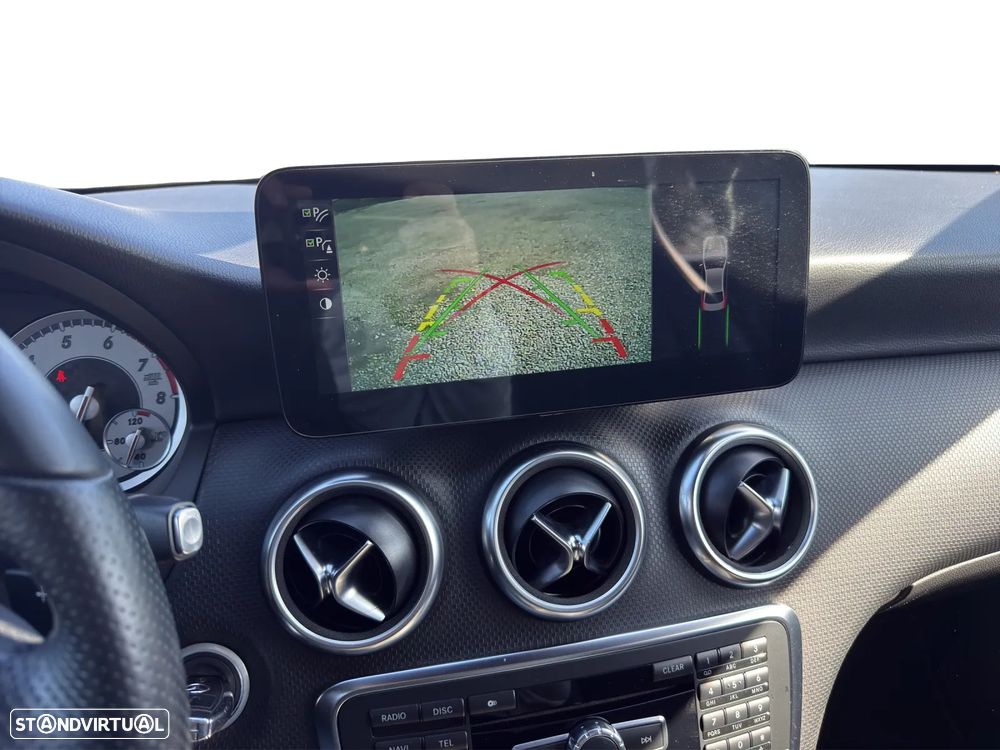 Mercedes-Benz A 180 7G-DCT Urban - 10