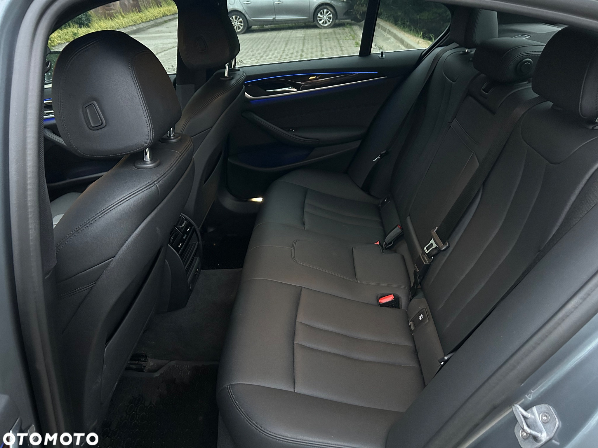 BMW Seria 5 550e xDrive - 14