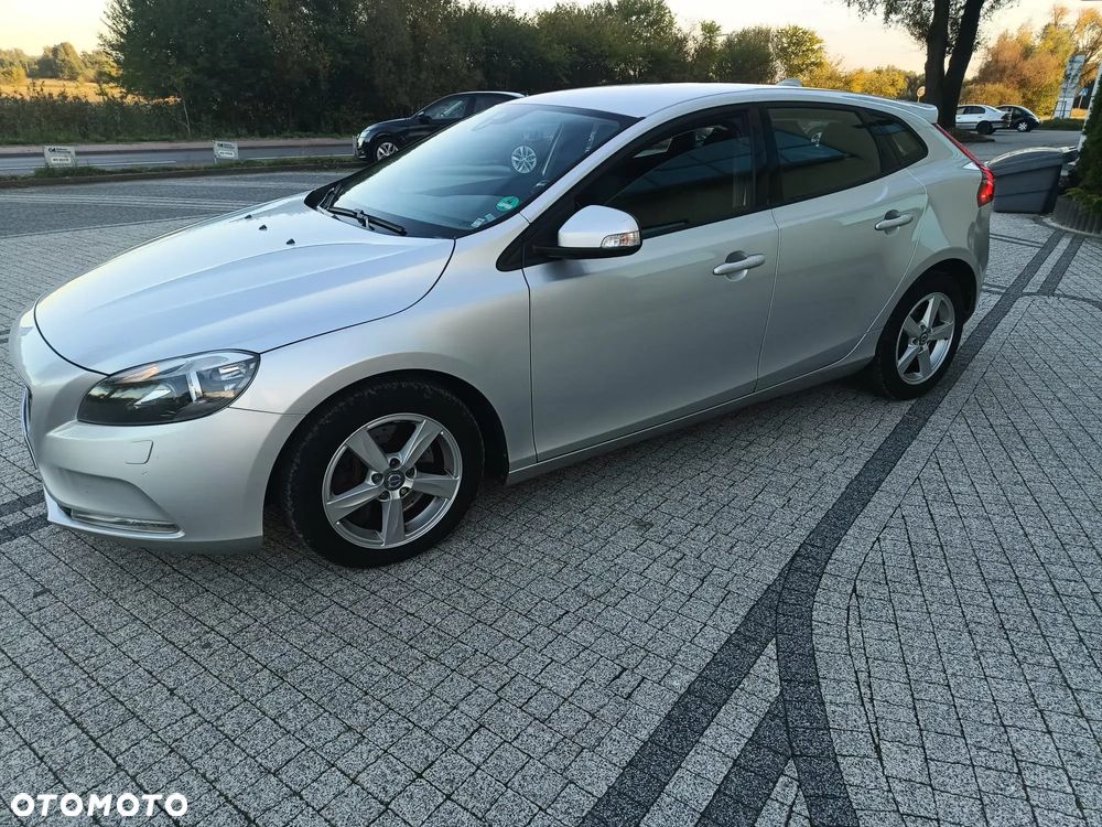Volvo V40 D4 Drive-E Momentum - 4