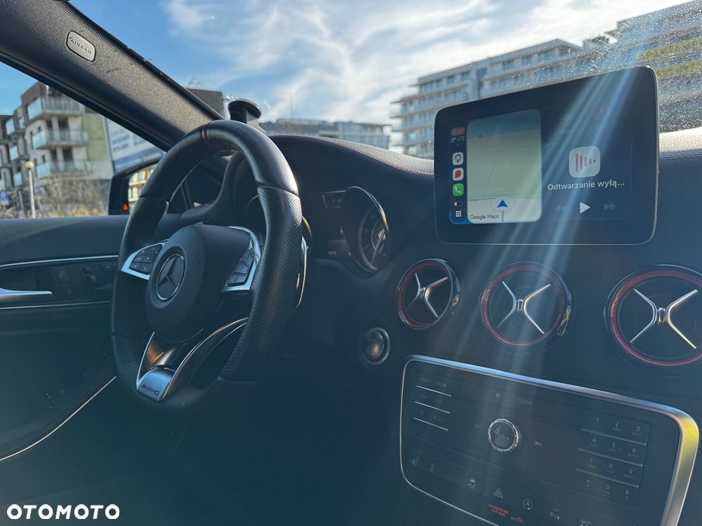 Mercedes-Benz GLA - 11