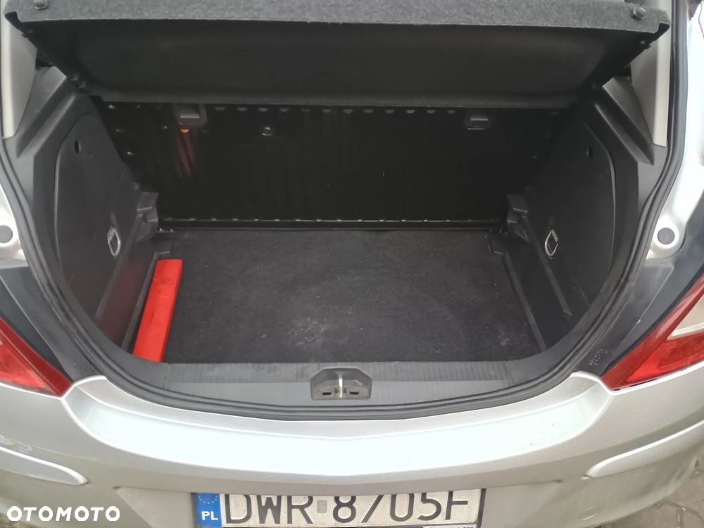 Opel Corsa 1.2 16V Cosmo - 12