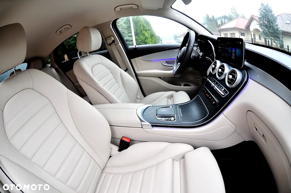 Mercedes-Benz GLC 200 d 4Matic 9G-TRONIC Exclusive - 24