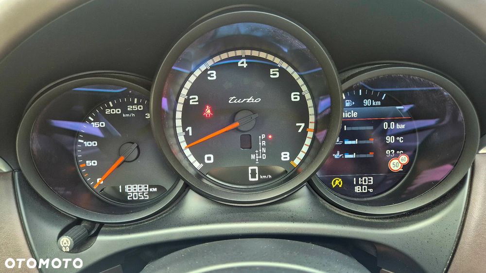 Porsche Macan Turbo PDK - 24