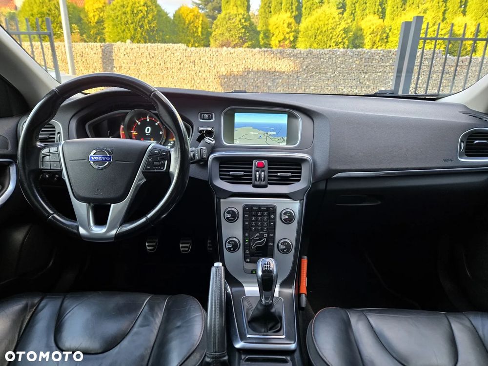 Volvo V40 D4 Drive-E Ocean Race - 8
