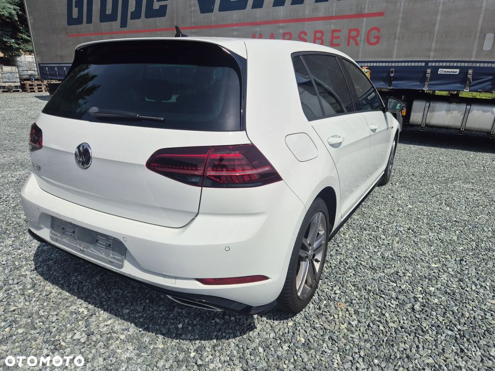 Volkswagen Golf - 6