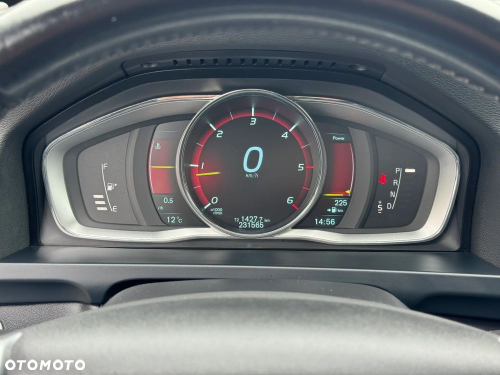 Volvo V60 D2 Summum - 13