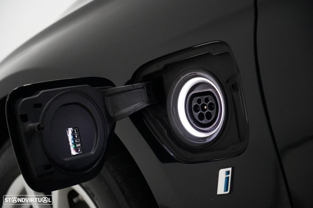BMW 330 e iPerformance - 21