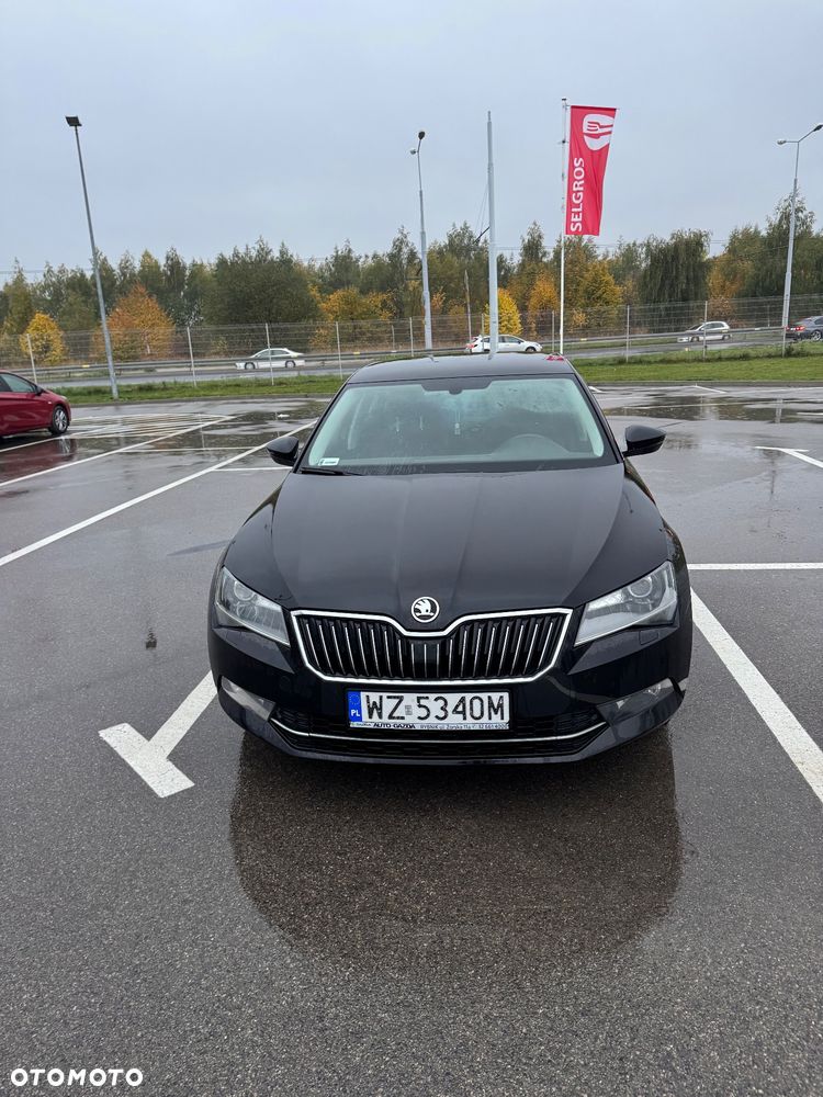 Skoda Superb 2017 photo 2