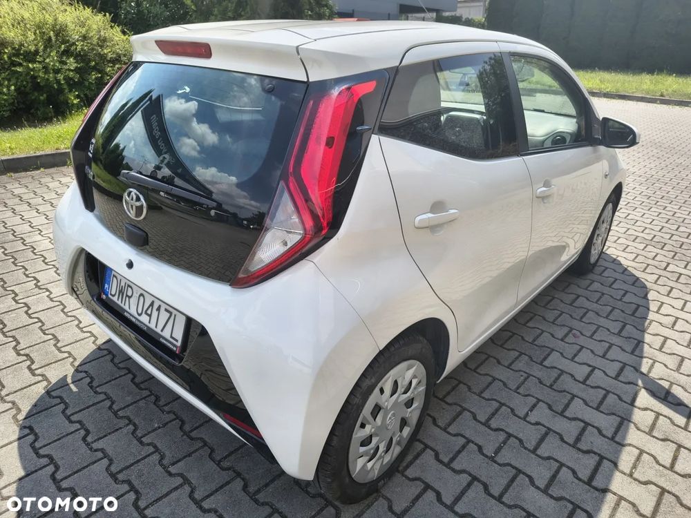 Toyota Aygo x-play - 4