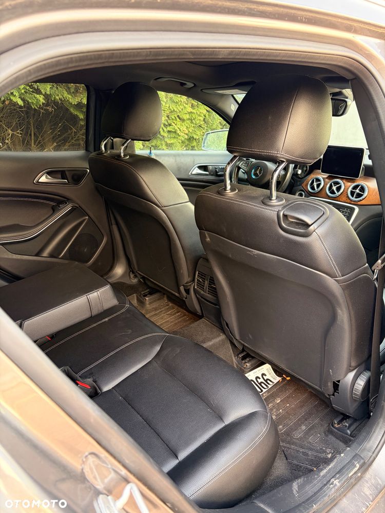 Mercedes-Benz GLA 250 4Matic 7G-DCT Style - 4