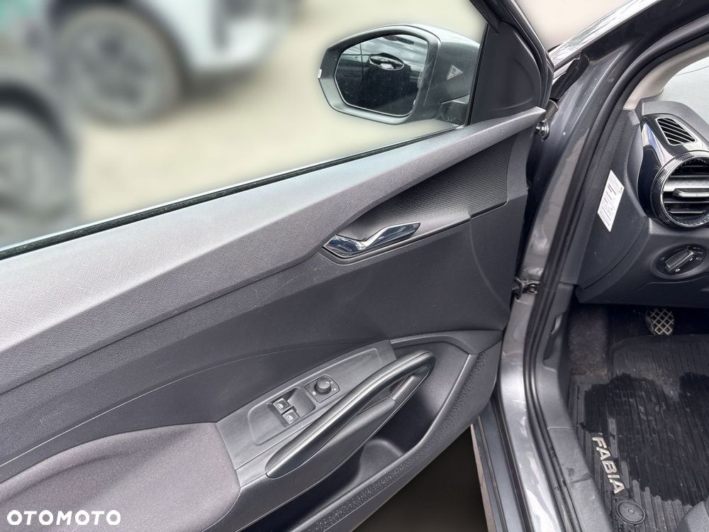 Skoda Fabia 1.0 TSI Ambition - 10